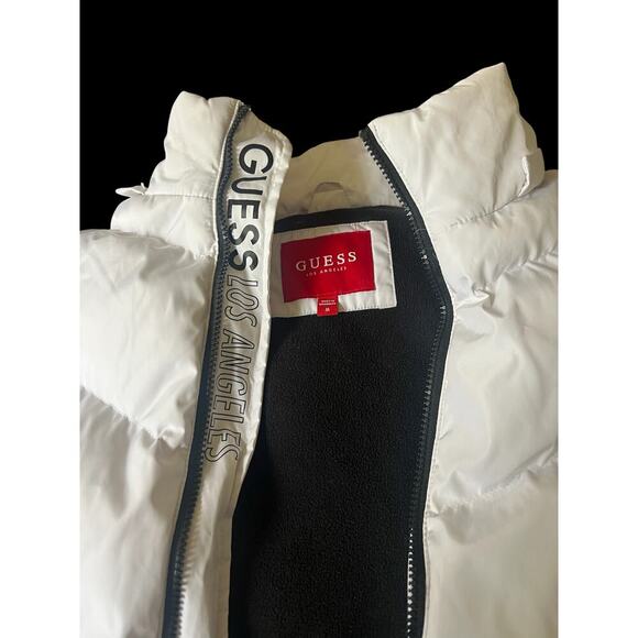 Guess Chase Logo Puffer Jacket- White size Medium-detachable hood - Picture 3 of 7